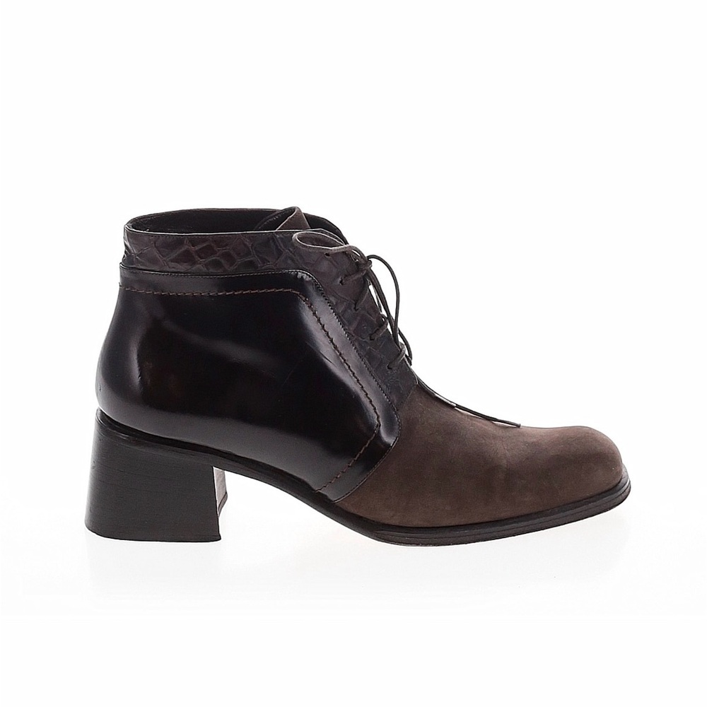 Via Spiga Two-Tone Lace-Up Ankle Boots in Black and Brown